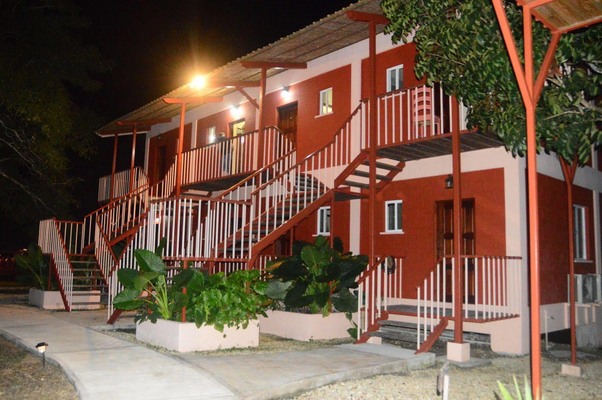 Orange Walk Lamanai Landings Hotel And Marina מראה חיצוני תמונה
